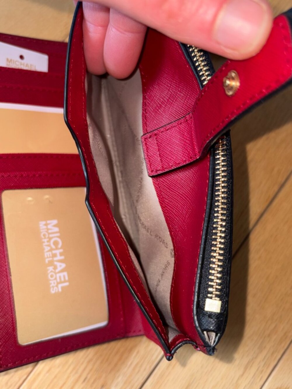 Michael Kors Jet Set ~ RED ROSE ~ Travel Double Zip Wristlet Black / Red - Picture 10 of 10